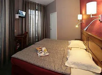فندق ويلكوم باريس 2*,