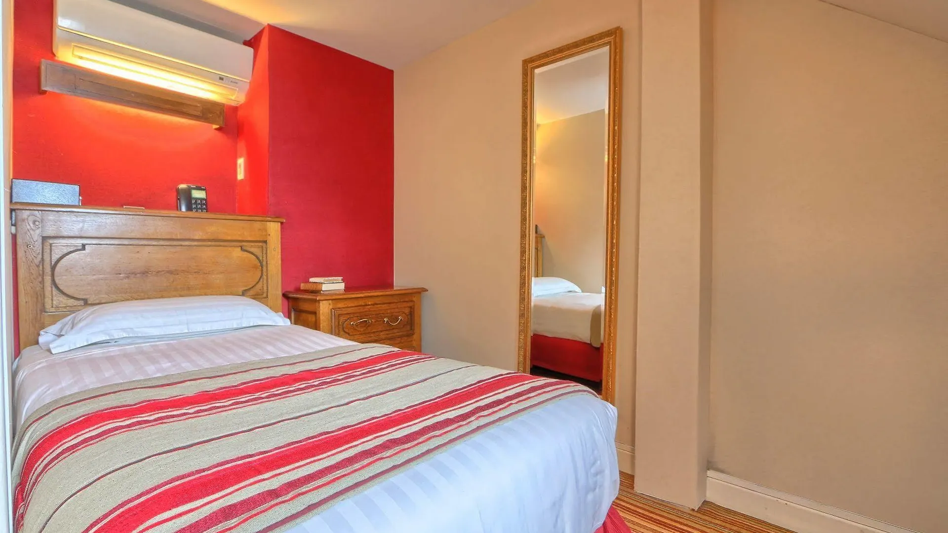 **  Welcome Hotel Paris France